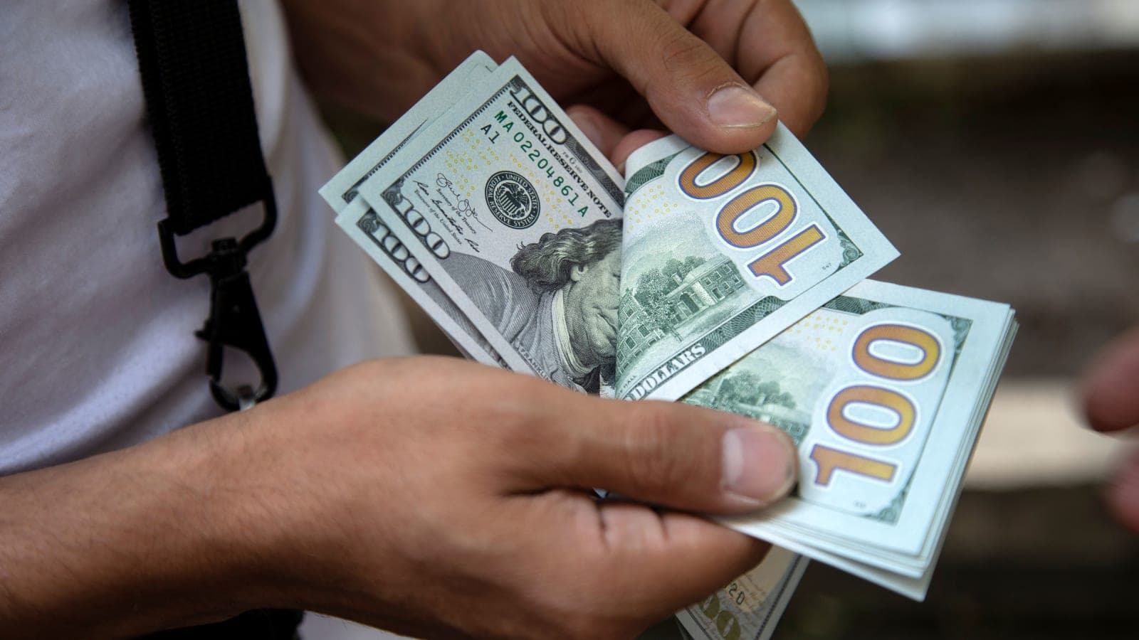 ايه سبب ارتفاع الدولار في مصر؟